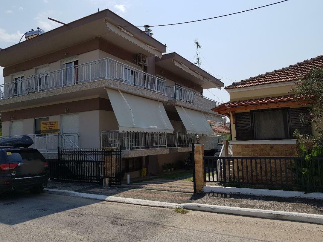Dimitris Apartments Nea Plagia Buitenkant foto