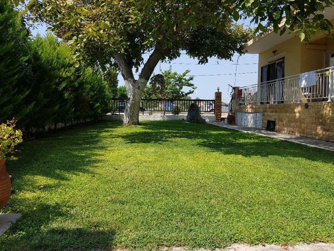 Dimitris Apartments Nea Plagia Buitenkant foto